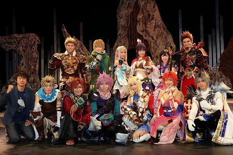 画像ギャラリー No.025のサムネイル画像 / ナマで鑑賞する殺陣の迫力に圧倒。「誰ガ為のアルケミスト」の「舞台版『聖石の追憶』〜闇ヲ見つめる者〜」公演レポート