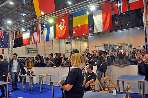 ���������꡼ No.009�Υ���ͥ������ / ��11��֥��륫����̡��������긢���SPIEL���ǳ��š����󲦼Ԥ�ͥ���ʤ뤫�����뤤�ϥ��������ͥ���Ԥ��Ф뤫�������ơ����ܿͥץ쥤�䡼�����Ӥϡ�