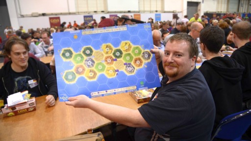 ꡼ No.001 | SPIEL15ƹ񤫤齸ޤä1040ͤƱͷ֡Υ20ǯǰ٥ȡ1000ͥץݡ