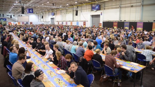 ꡼ No.002 | SPIEL15ƹ񤫤齸ޤä1040ͤƱͷ֡Υ20ǯǰ٥ȡ1000ͥץݡ