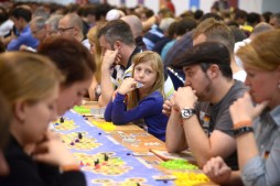 ꡼ No.007 | SPIEL15ƹ񤫤齸ޤä1040ͤƱͷ֡Υ20ǯǰ٥ȡ1000ͥץݡ