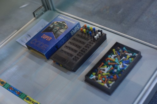 画像ギャラリー No.007のサムネイル画像 / ボードゲームで振り返る,東西ドイツの半世紀。統一25周年記念のゲームコレクション展示に,ゲーマーの魂を見た