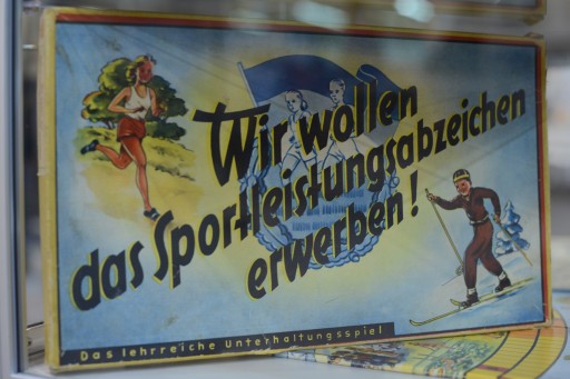 画像ギャラリー No.013のサムネイル画像 / ボードゲームで振り返る,東西ドイツの半世紀。統一25周年記念のゲームコレクション展示に,ゲーマーの魂を見た