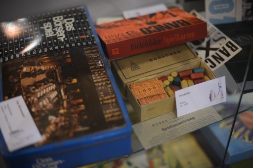 画像ギャラリー No.015のサムネイル画像 / ボードゲームで振り返る,東西ドイツの半世紀。統一25周年記念のゲームコレクション展示に,ゲーマーの魂を見た