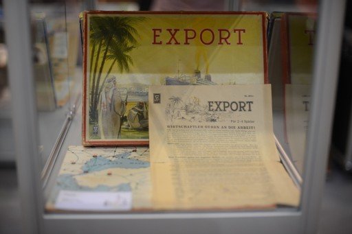 画像ギャラリー No.016のサムネイル画像 / ボードゲームで振り返る,東西ドイツの半世紀。統一25周年記念のゲームコレクション展示に,ゲーマーの魂を見た