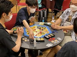 画像ギャラリー No.003のサムネイル画像 / 「2023年公式カタン日本選手権大会」地区大会の先着販売チケットが一部完売&抽選販売がスタート。東京や大阪は先着で受け付け中