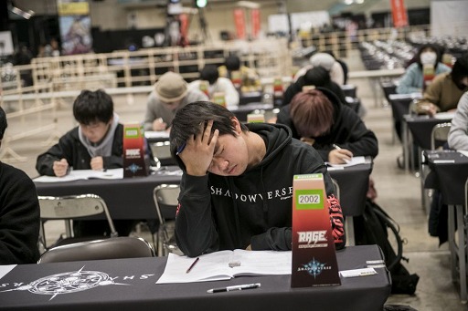 画像ギャラリー No.009のサムネイル画像 / eスポーツ大会「RAGE Shadowverse」が“オンラインTCGで同時に同一会場でプレイした最多人数”でギネス記録を達成