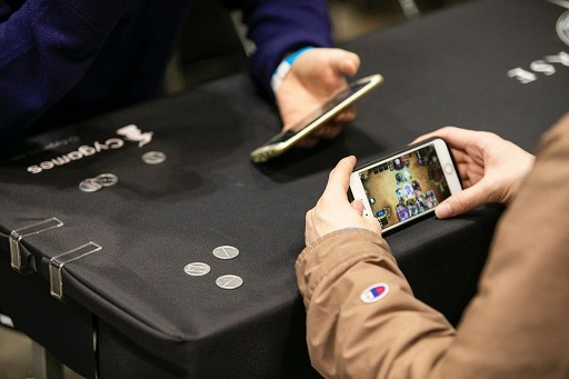 画像ギャラリー No.015のサムネイル画像 / eスポーツ大会「RAGE Shadowverse」が“オンラインTCGで同時に同一会場でプレイした最多人数”でギネス記録を達成