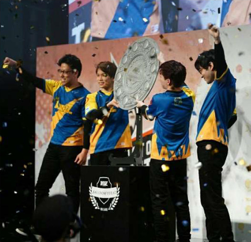 画像ギャラリー No.003のサムネイル画像 / 「RAGE Shadowverse Pro League」,日テレ傘下のプロeスポーツチーム「AXIZ」がリーグ年間優勝に輝く
