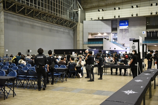 画像ギャラリー No.006のサムネイル画像 / 「RAGE Shadowverse 2023 Winter」予選大会レポート。12月に実施されるGRAND FINALSに歩を進める8人の選手が決定!