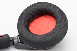 画像ギャラリー No.004のサムネイル画像 / HW短評:Plantronics「RIG Surround」(1)ヘッドセットの巨人によるゲーマー向けモデルの外観をチェック