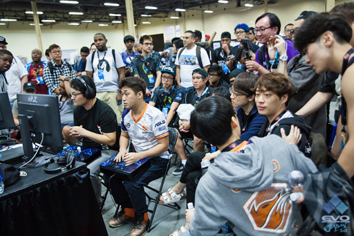 ���������꡼ No.002�Υ���ͥ������ / ��EVO2017�ϡ�Ŵ��7�����硤1278̾���椫��TOP8�˻Ĥä�����ˡ��辡�ȡ��ʥ��Ȥؤΰյ����ߤ�ʹ���Ƥߤ�