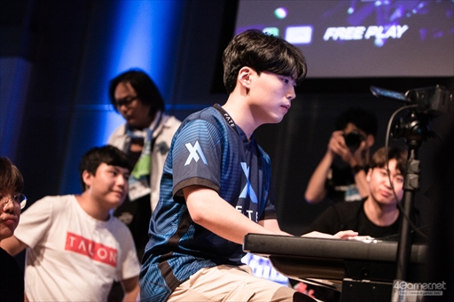 ���������꡼ No.002�Υ���ͥ������ / ��EVO Japan�ϰ�����Ȥäƥ�����Ȥ��������ݤ�����������Ŵ��7������ե����ʥꥹ�ȡ�Ulsan���ꥤ�󥿥ӥ塼