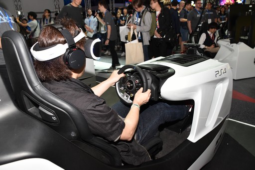 画像集#009のサムネイル/［E3 2017］PS VRでプレイする「グランツーリスモSPORT」は酔いにくく，現実の車のように運転できる。「T-GT」で操作できた試遊台での体験をレポート