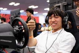 画像ギャラリー No.010のサムネイル画像 / 「グランツーリスモSPORT」,“全国都道府県対抗eスポーツ選手権2019 IBARAKI”東北エリア代表決定戦のレポートが公開