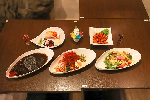 画像ギャラリー No.010のサムネイル画像 / 「セブンナイツ」AKIHABARA バックステージpassとのコラボカフェをレポート。OP主題歌のカバーライブまで楽しめる! ひと味違った内容はファン必見