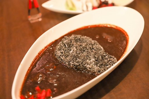 画像ギャラリー No.016のサムネイル画像 / 「セブンナイツ」AKIHABARA バックステージpassとのコラボカフェをレポート。OP主題歌のカバーライブまで楽しめる! ひと味違った内容はファン必見