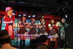 画像ギャラリー No.033のサムネイル画像 / 「セブンナイツ」AKIHABARA バックステージpassとのコラボカフェをレポート。OP主題歌のカバーライブまで楽しめる! ひと味違った内容はファン必見