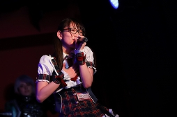 画像ギャラリー No.046のサムネイル画像 / 「セブンナイツ」AKIHABARA バックステージpassとのコラボカフェをレポート。OP主題歌のカバーライブまで楽しめる! ひと味違った内容はファン必見