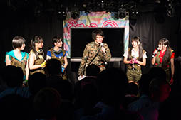 画像ギャラリー No.019のサムネイル画像 / 美少女特殊部隊が戦う新作アプリ「ソウル・オブ・セブンス」,「転校少女歌撃団」とのタイアップ決定が発表されたライブの模様をレポート