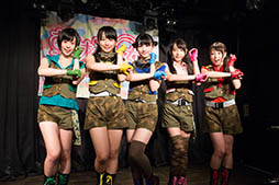 画像ギャラリー No.023のサムネイル画像 / 美少女特殊部隊が戦う新作アプリ「ソウル・オブ・セブンス」,「転校少女歌撃団」とのタイアップ決定が発表されたライブの模様をレポート