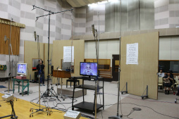 画像ギャラリー No.002のサムネイル画像 / 「蒼き革命のヴァルキュリア」国歌斉唱イベントが開催。光田康典氏の指揮のもと,50人のファンと一緒にユトランド王国の国歌を歌ってきた