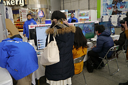 画像ギャラリー No.003のサムネイル画像 / 「蒼き革命のヴァルキュリア」の発売直前体験会をレポート。グラビアアイドルの倉持由香さんが難関ミッションに挑む