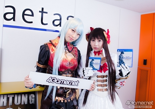 画像ギャラリー No.016のサムネイル画像 / 「蒼き革命のヴァルキュリア」“死神”と“歌姫”に扮した倉持由香さん&吉田早希さんが4Gamer編集部にやってきた!