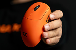 画像ギャラリー No.007のサムネイル画像 / Fnaticのワイヤレスマウス「Fnatic x Lamzu Thorn 4K」が11月17日発売 約52gの軽さとポーリングレート4000Hz対応が特徴だ