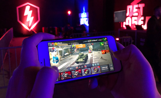 ���������꡼ No.027�Υ���ͥ������ / 4Gamer��1���֤򿶤��֤��Weekly 4Gamer��2019ǯ7��7����7��13�����ץ쥼��Ȥϡ�HARDCORE MECHA�ץ����ۥ������Mad Catz���å��ʤ�