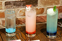 画像ギャラリー No.016のサムネイル画像 / あのキャラクターが目の前に! VRコンテンツとコラボメニューを楽しめる『Tales of VR CAFE 〜 カフェ オブ ミリーナ 〜』の内覧会をレポート