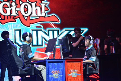 ���������꡼ No.011�Υ���ͥ������ / ��ͷ������3�����ȥ�������Ƕ��ǥ奨�ꥹ�Ȥ����ꡣYu-Gi-Oh! World Championship �辡����ݡ���