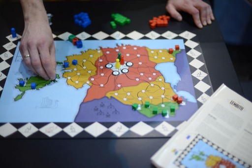 画像ギャラリー No.004のサムネイル画像 / エストニアからやってきた,北方十字軍がテーマの協力型ボードゲーム「Lembitu」。勝ち目の薄い戦争を,どう戦うか