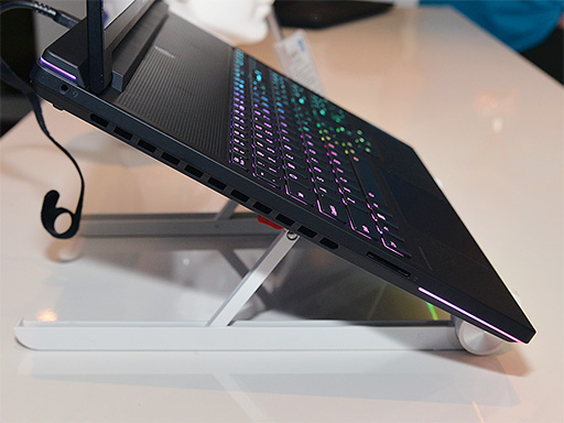 画像ギャラリー No.006のサムネイル画像 / 液冷クーラー内蔵の16インチ級ゲームノートPC「Legion 9i」をLenovoが発表