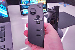 画像ギャラリー No.009のサムネイル画像 / 8.8インチ液晶搭載の携帯型ゲームPC「Lenovo Legion Go」が12月8日発売。合体ゲームパッドやFPSモードなど見どころは多い