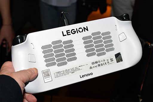 画像ギャラリー No.003のサムネイル画像 / 携帯型ゲームPC「Legion Go」の新製品やRTX 50&Core Ultra 200HX搭載ゲームノートPCをLenovoが展示