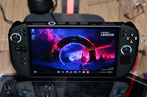 画像ギャラリー No.004のサムネイル画像 / 携帯型ゲームPC「Legion Go」の新製品やRTX 50&Core Ultra 200HX搭載ゲームノートPCをLenovoが展示