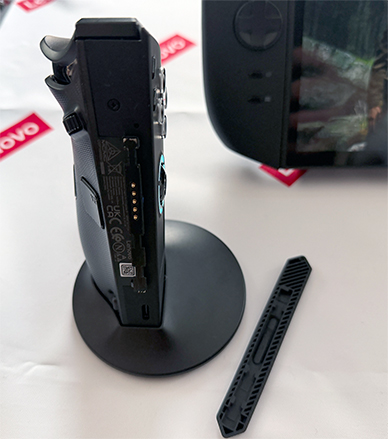 画像ギャラリー No.009のサムネイル画像 / 8.8型有機ELディスプレイ搭載の携帯型ゲームPC「Legion Go Gen 2」が12月12日に国内発売