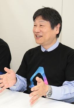 画像ギャラリー No.006のサムネイル画像 / 「なぜVRを?」「社風ですから」HTCの開発者に聞いたVive開発秘話。独特な形のコントローラにも工夫が凝らされていた