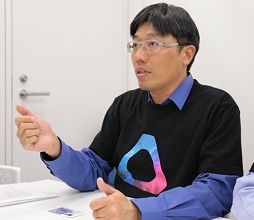 画像ギャラリー No.007のサムネイル画像 / 「なぜVRを?」「社風ですから」HTCの開発者に聞いたVive開発秘話。独特な形のコントローラにも工夫が凝らされていた