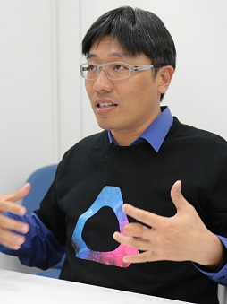 画像ギャラリー No.009のサムネイル画像 / 「なぜVRを?」「社風ですから」HTCの開発者に聞いたVive開発秘話。独特な形のコントローラにも工夫が凝らされていた