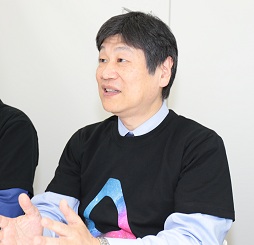 画像ギャラリー No.010のサムネイル画像 / 「なぜVRを?」「社風ですから」HTCの開発者に聞いたVive開発秘話。独特な形のコントローラにも工夫が凝らされていた