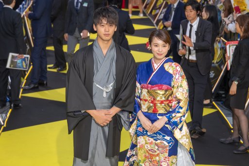 画像ギャラリー No.004のサムネイル画像 / ピカチュウのイエローが新宿を埋め尽くした,映画「名探偵ピカチュウ」ワールドプレミアレポート。渡辺 謙さんら豪華キャスト陣も集結