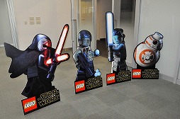 画像ギャラリー No.017のサムネイル画像 / 足立梨花さんが登場し,「LEGO スター・ウォーズ/フォースの覚醒」の実機プレイも公開。ワーナー・ブラザース ホームエンターテイメント発表会レポート