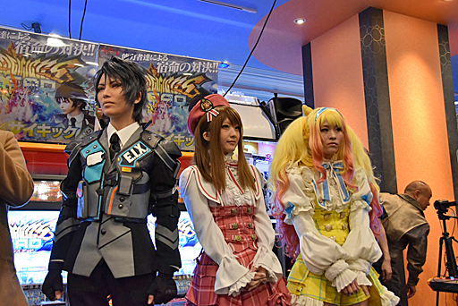 画像ギャラリー No.005のサムネイル画像 / 新作アーケードゲーム「マジシャンズデッド」の全国キャラバンがついに千秋楽。矢作紗友里さん,小林元子さん,まちゃぼーさんも参加したイベントの模様をレポート