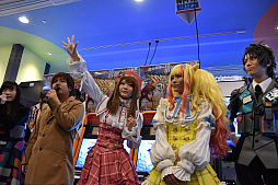 画像ギャラリー No.007のサムネイル画像 / 新作アーケードゲーム「マジシャンズデッド」の全国キャラバンがついに千秋楽。矢作紗友里さん,小林元子さん,まちゃぼーさんも参加したイベントの模様をレポート