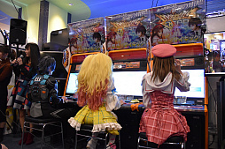 画像ギャラリー No.011のサムネイル画像 / 新作アーケードゲーム「マジシャンズデッド」の全国キャラバンがついに千秋楽。矢作紗友里さん,小林元子さん,まちゃぼーさんも参加したイベントの模様をレポート