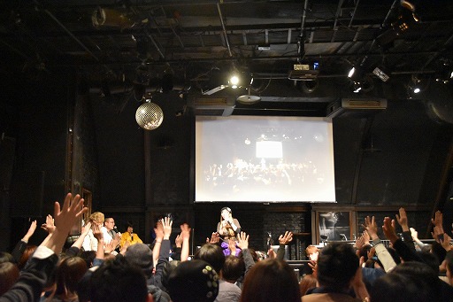 画像ギャラリー No.007のサムネイル画像 / ゲストVS.観客で映画さながらの熱い試合が繰り広げられた「ハロウィン」×「Dead by Daylight」実況イベントをレポート