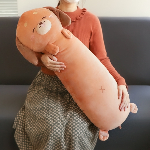 画像ギャラリー No.001のサムネイル画像 / 「トレバ」,限定プライズに“なで待ち犬〜ダックスフンド〜BIG抱き枕80cm”が登場