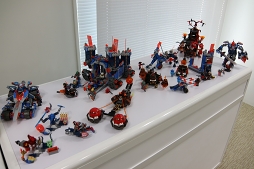 ���������꡼ No.007�Υ���ͥ������ / �֥쥴�֥��å��ס֥��˥�ס֥��ޥۥ�����פȤ���3�Ĥ��줫��ʤ�֥쥴�ͥå����ʥ��ġפȤϡ� ����Ϫ�ܡ��θ�������ͤ��ݡ���